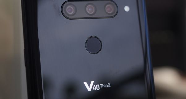 LG V40 ThinQ 2